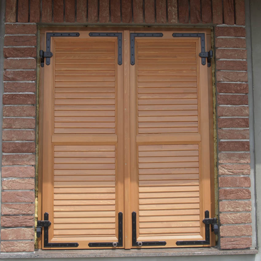 Kretz-Holz Nyílászáró Gyártó Kft. Folyamatosan ellenőrzött, magas színvonalú és minőségű nyílászárókat - 
						  ablakokat és ajtókat gyártunk.